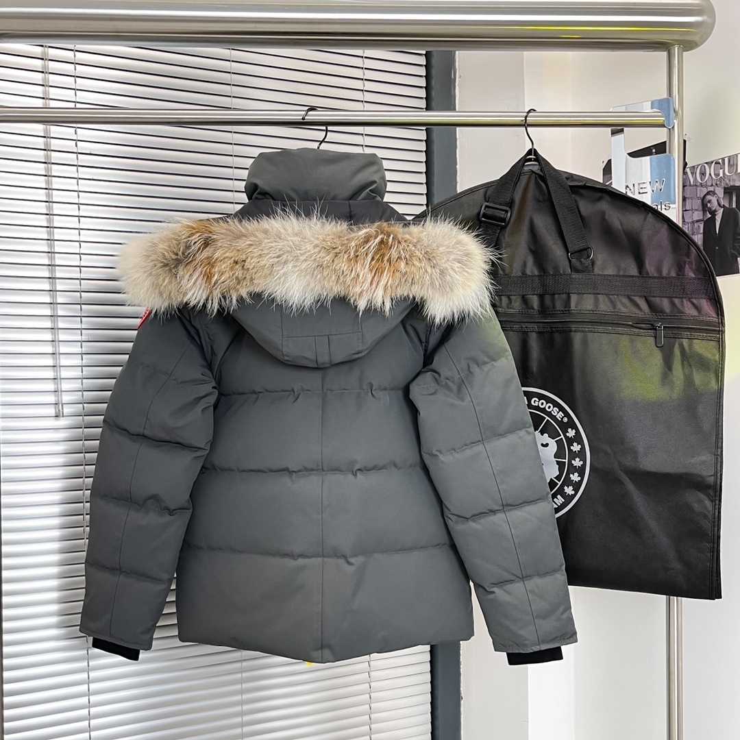 82_Canada Goose Down Jacket