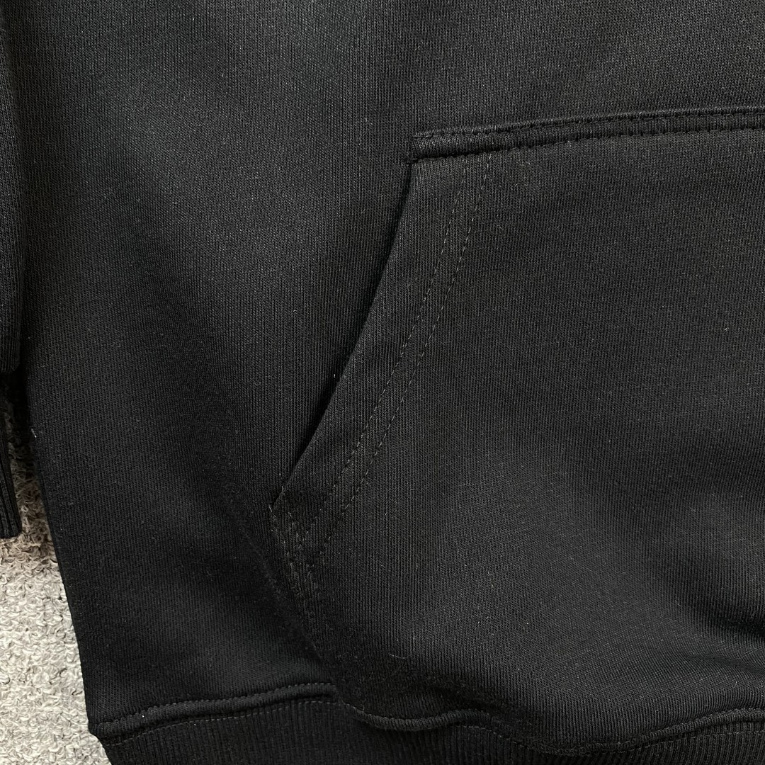 40_160  AMIRI Hoodie