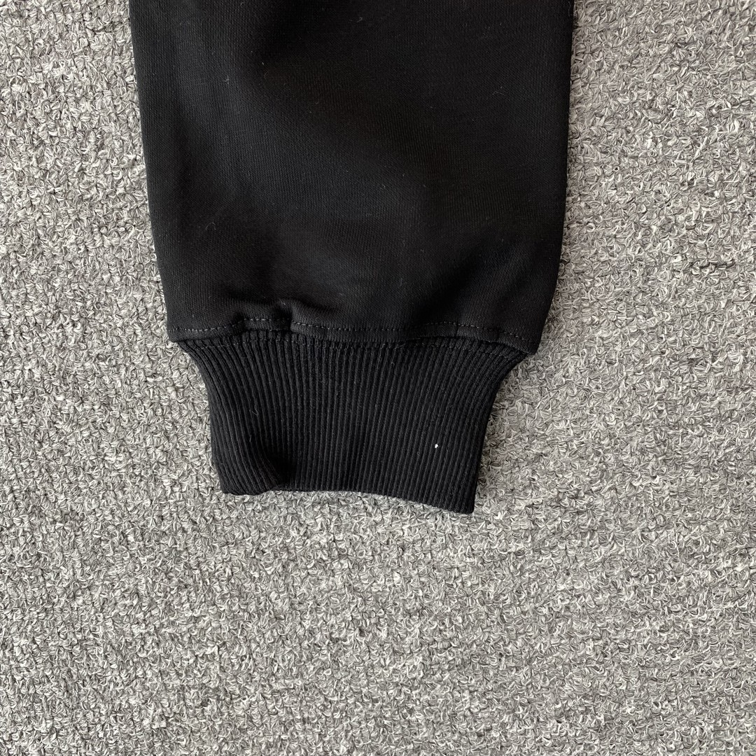 52_135 AMIRI   Crewneck