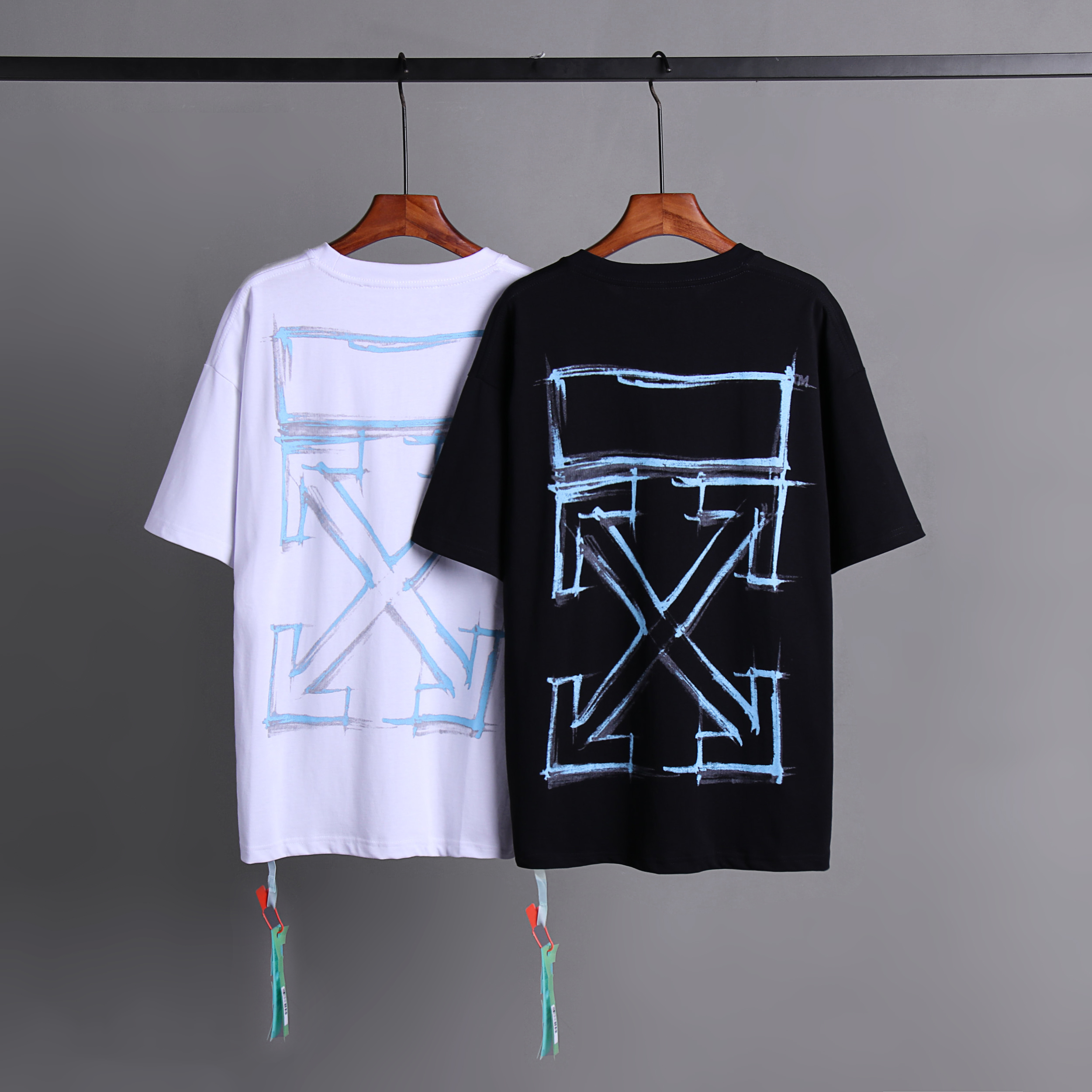 77_2608 Off-White T-shirt