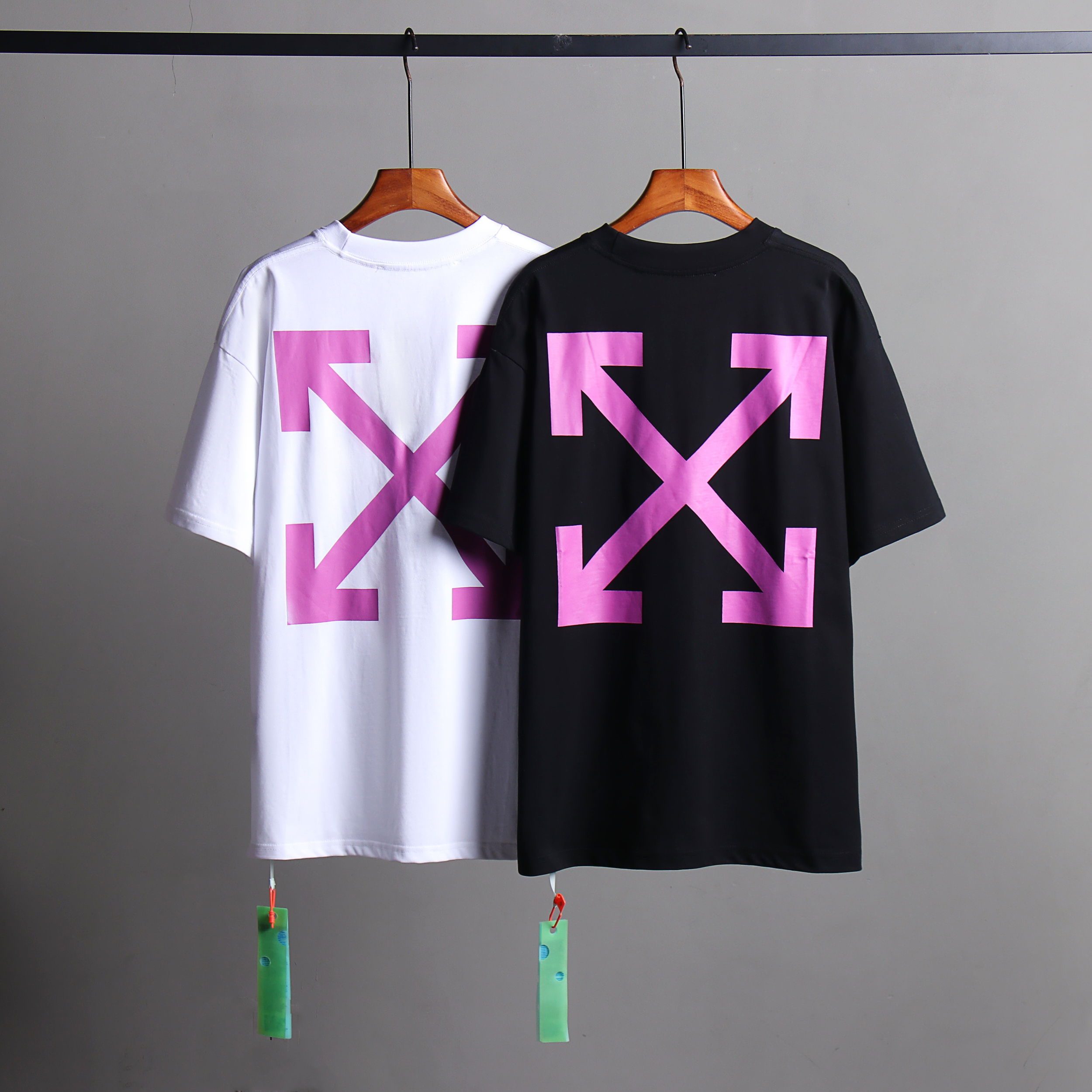 8_4565 Off-White T-shirt