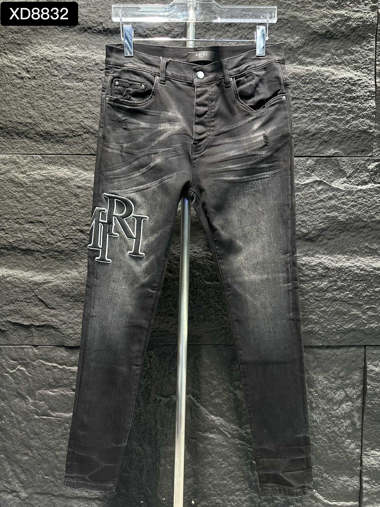 8_Amiri Jeans