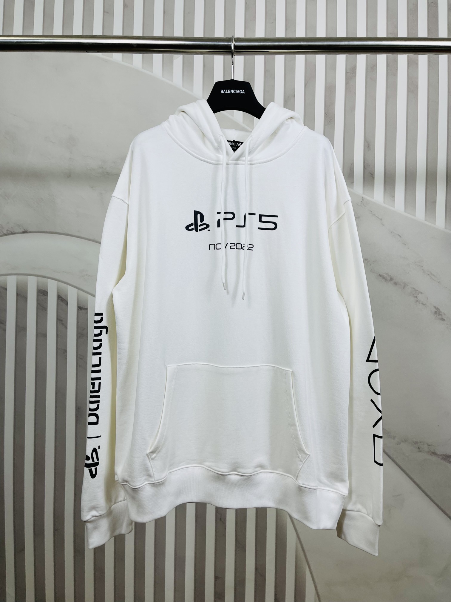 68_Balenciaga Hoodie