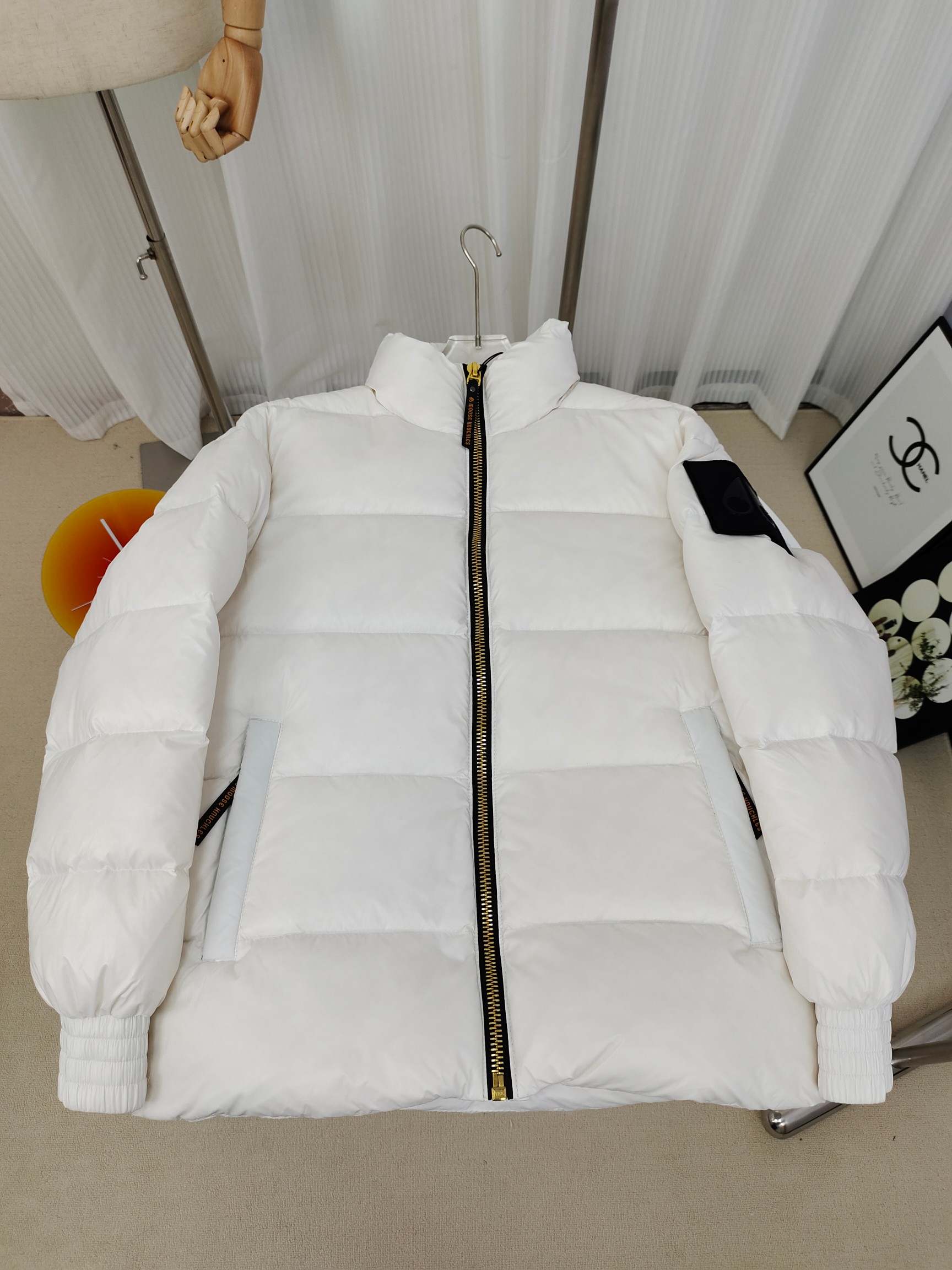 53_MOOSE KNUCKLES Down Jacket