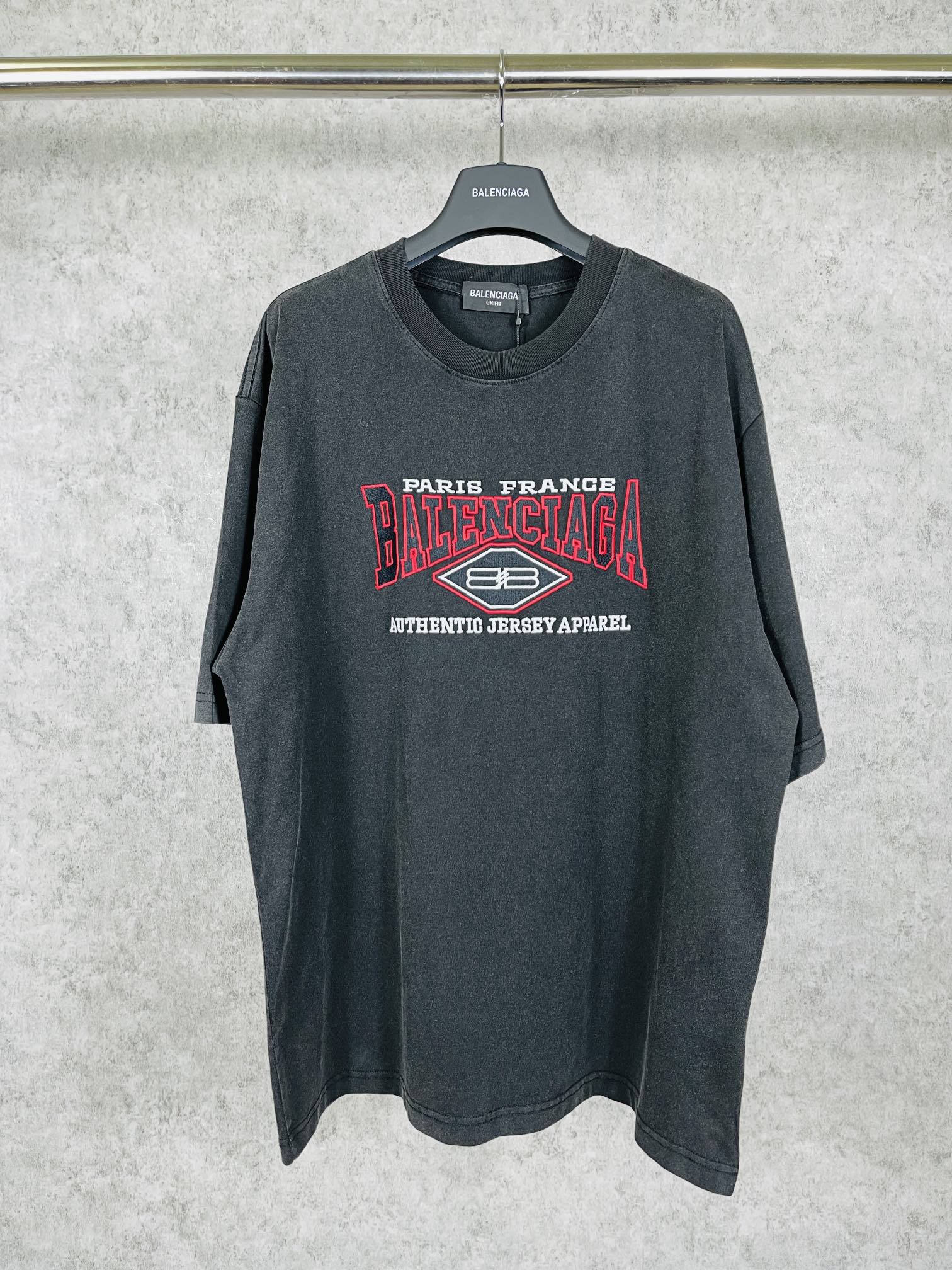 85_Balenciaga T-shirt