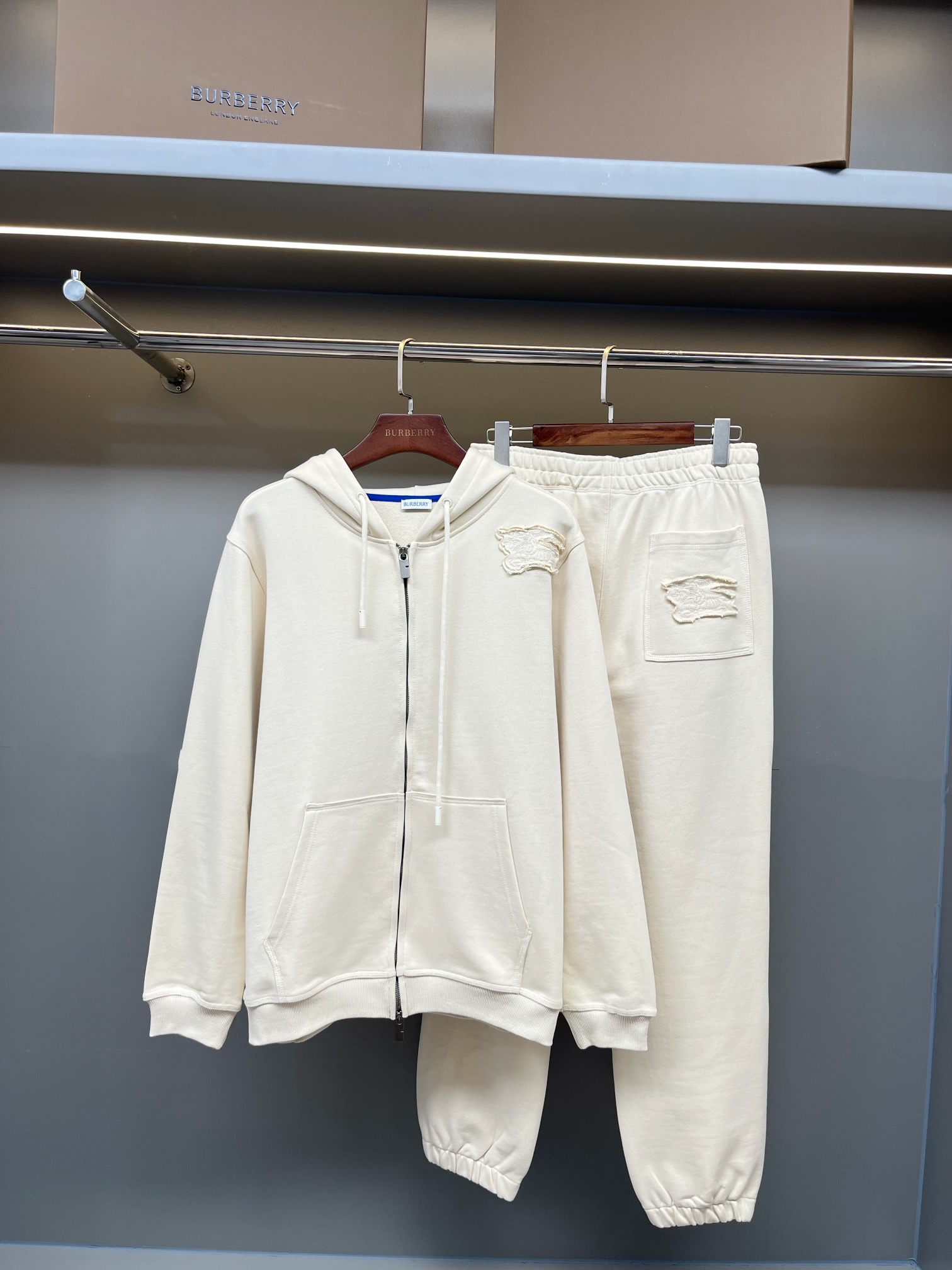 28_Burberry Tracksuit