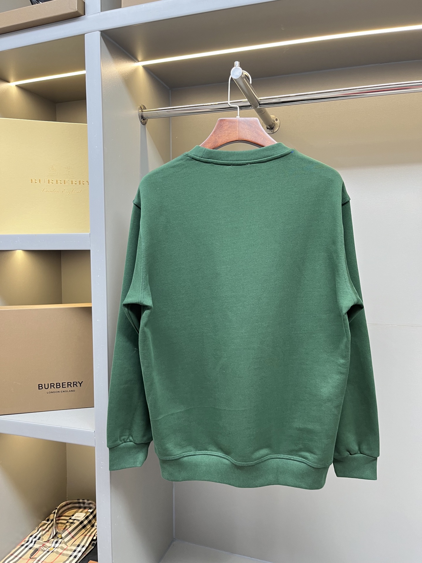 109_Burberry Crewneck