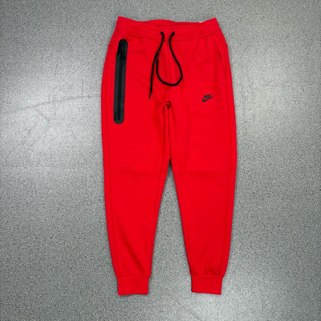 35_Nike Tracksuit