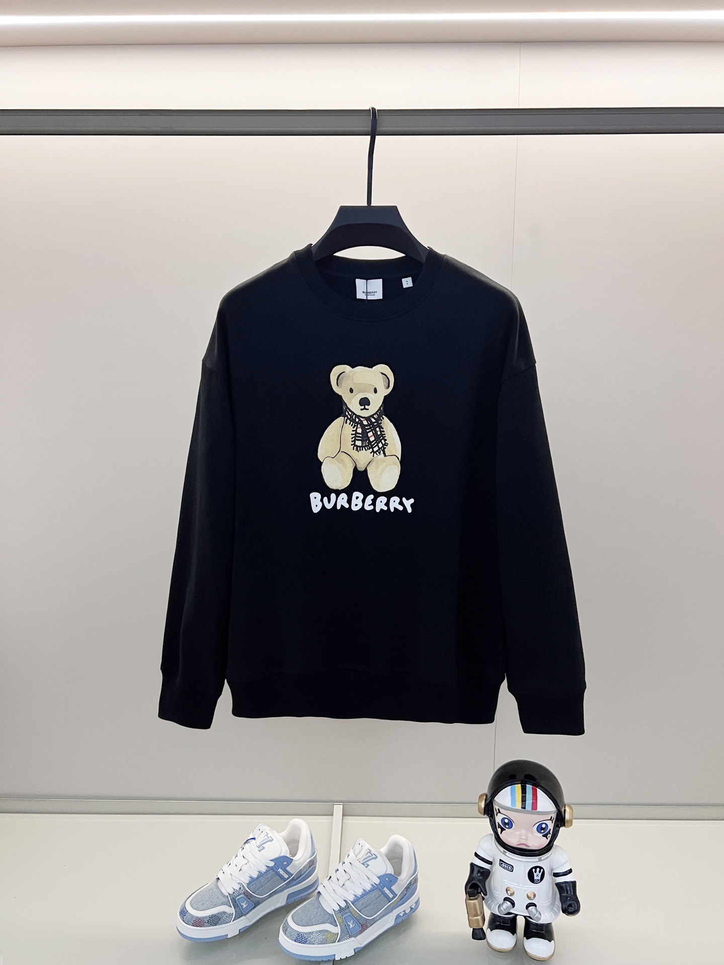 73_Burberry Crewneck