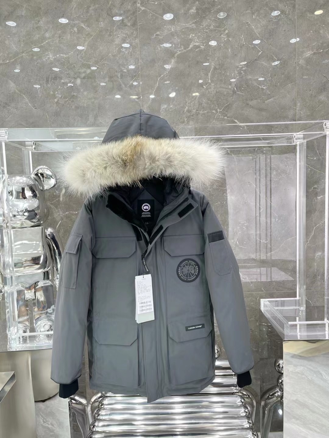 85_Canada Goose Down Jacket