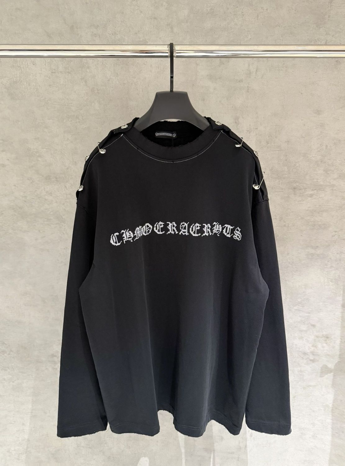 32_Chrome Heart Crewneck